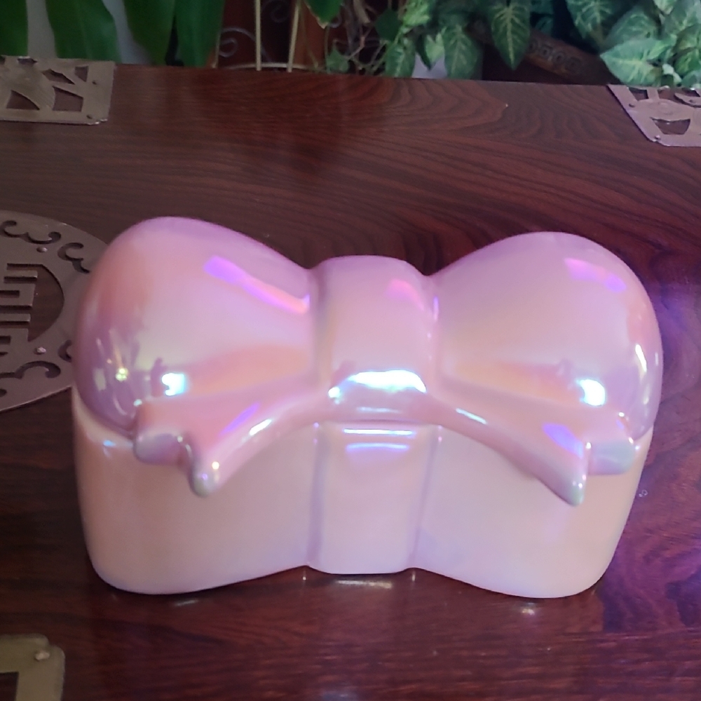 Scented Iridescent Pink Bow Candle